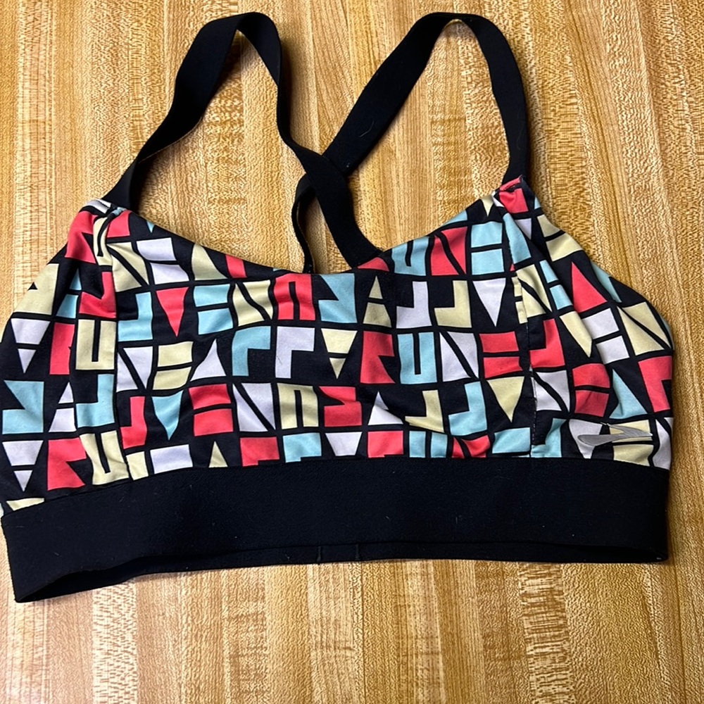 Pattern sports bra